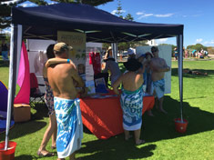 Spotscreen assisting Skinny Dip participants